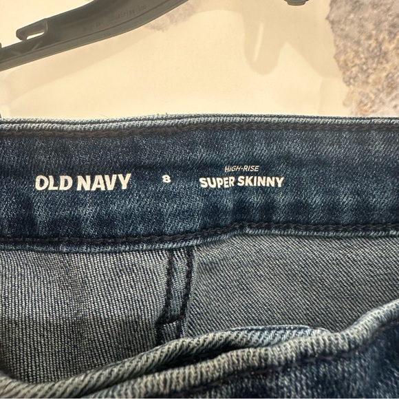 Old Navy High Rise Super Skinny, size 8 - Picture 6 of 8